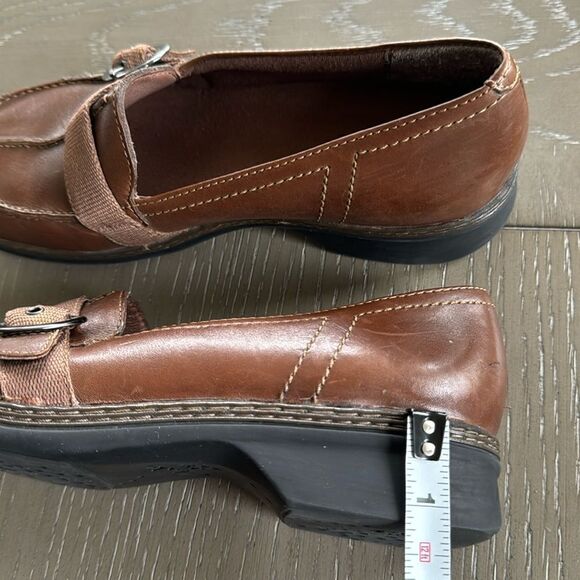 Clarks Women's Brown Leather Slip On Classic Loafers Strap & Buckle Size 6M - Picture 8 of 12